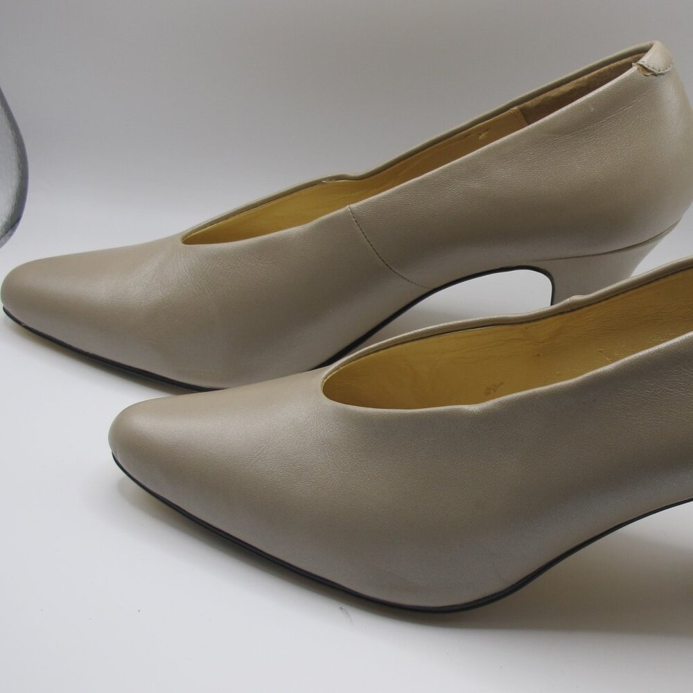 Linea Roma Taupe Heel in 8.5N